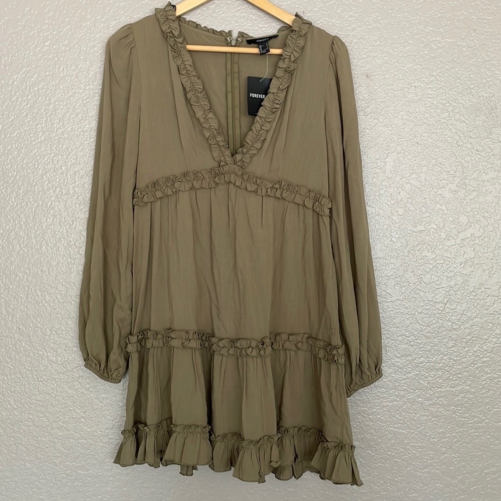 Women Dress Olive Color Forever 21 size S long sleeves.